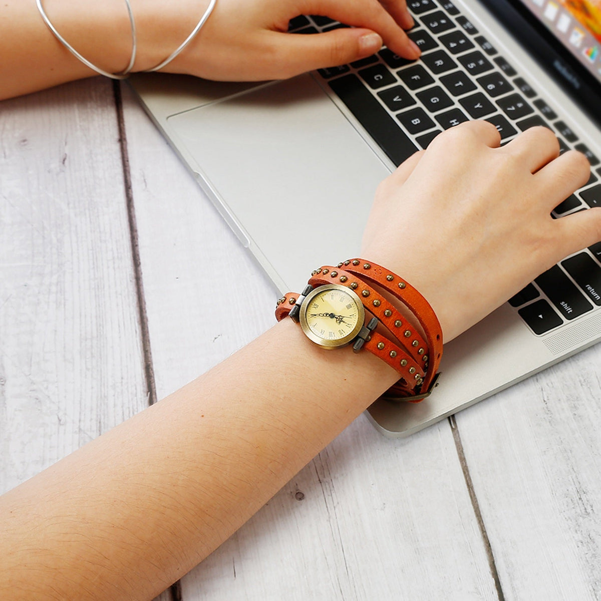 Fashionable Rivet Leather Belt Retro Watch Hand Chain-orangered